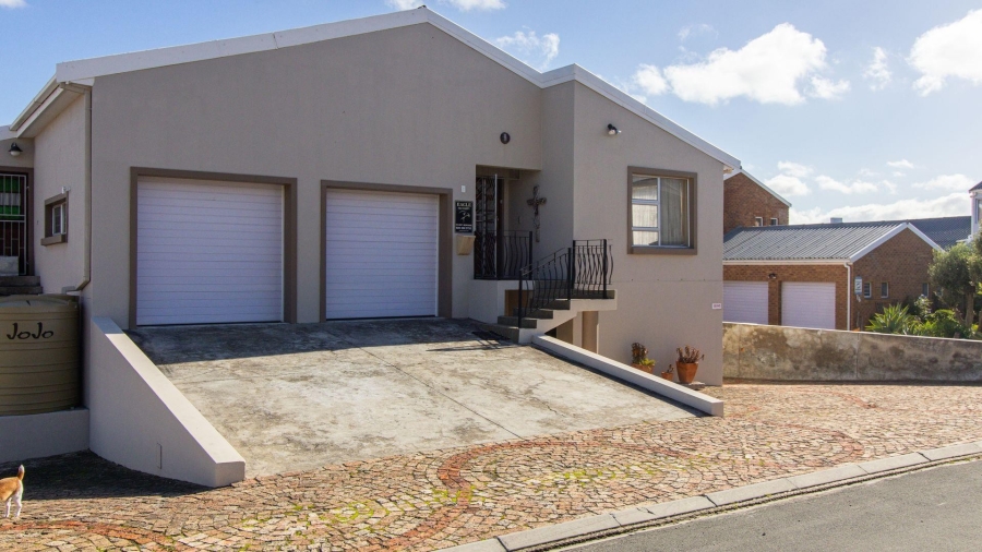 4 Bedroom Property for Sale in De Kelders Western Cape
